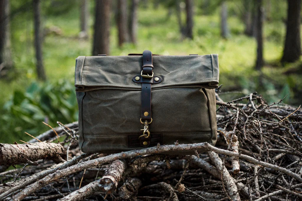 travel-green-eco-friendly-messenger-bags-every-sustainable-aussie-traveler-needs