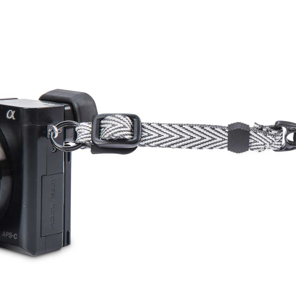 Pacsafe Carrysafe 100 GII secure camera strap dyneema strap