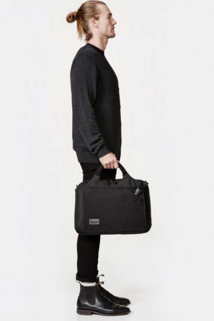 Crumpler Dry Red No 7 laptop briefcase