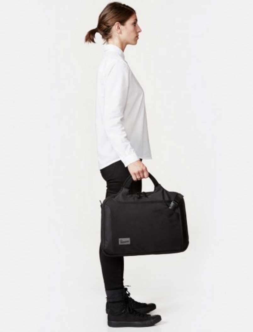 Crumpler Dry Red No 7 laptop briefcase