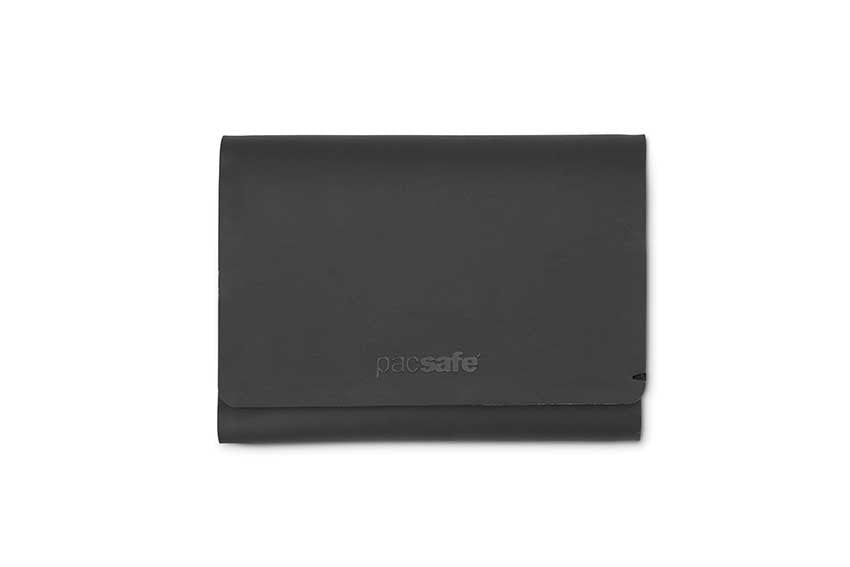 Pacsafe RFIDsafe TEC trifold wallet (PS10625) black