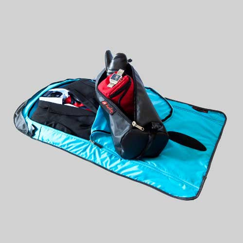 Henty Wingman garment messenger bag