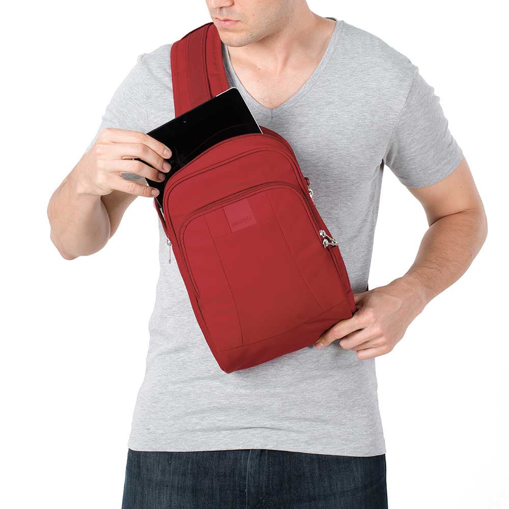 Pacsafe Metrosafe LS150 anti-theft sling bag