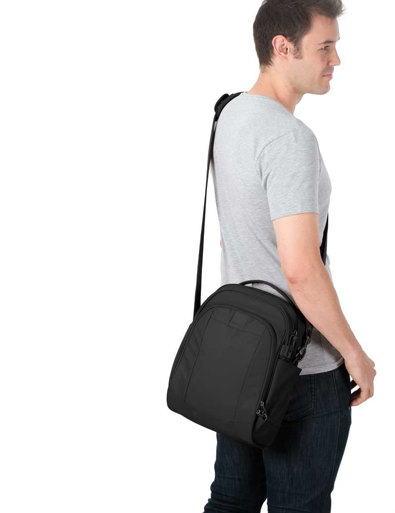 Pacsafe Metrosafe LS250 anti-theft shoulder bag
